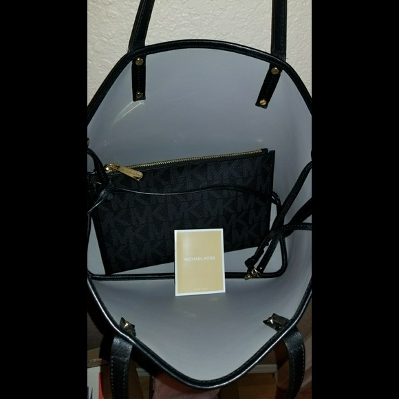 🔴Michael Kors Bag🔴 - Picture 2 of 4